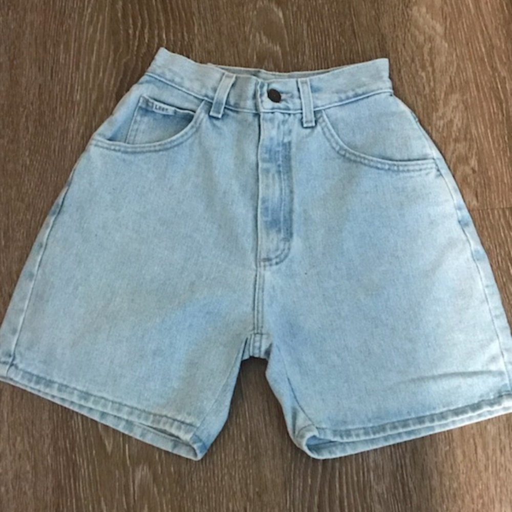 Size 22-23 00 Vintage High-Waist Lee  Denim Shorts